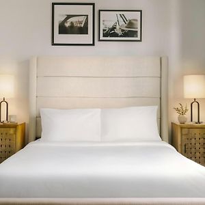 Superior Studio Apartment Queen Bed
