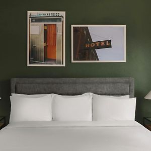 One-Bedroom Apartment Queen Bed Sofa Bed
